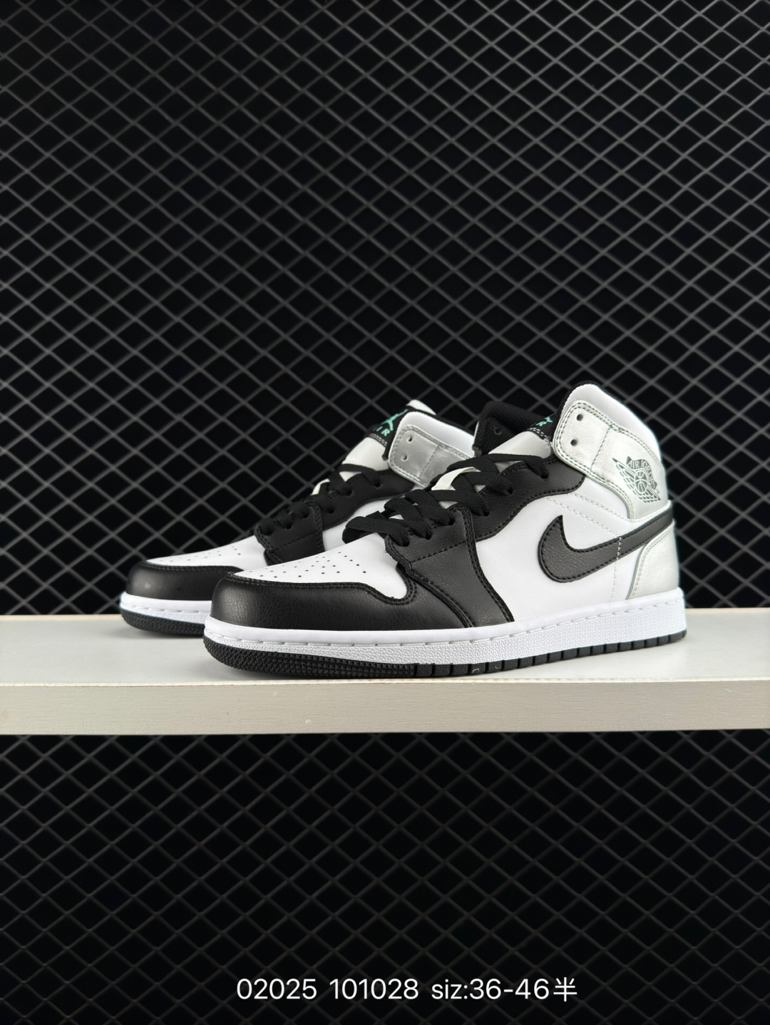 Air Jordan 1 Mid AJ1